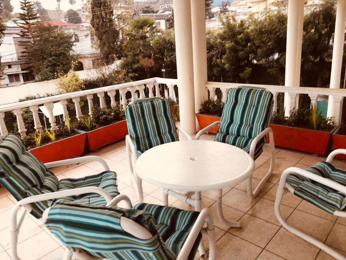 Alaf Laila Guest House Abbottabad Buitenkant foto