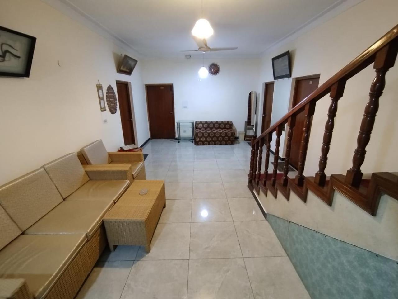 Alaf Laila Guest House Abbottabad Buitenkant foto